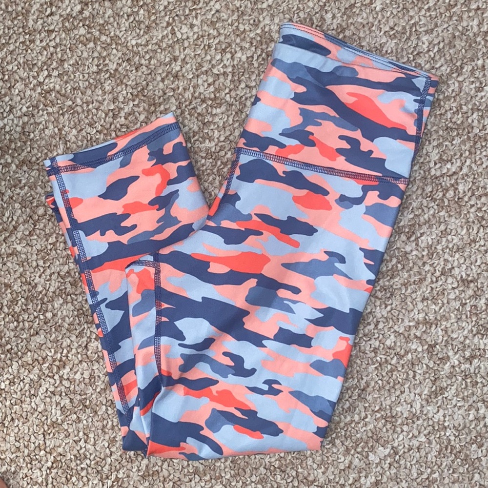 New Old Navy High-Rise Elevate Crop Legging Multi Color Camo Medium